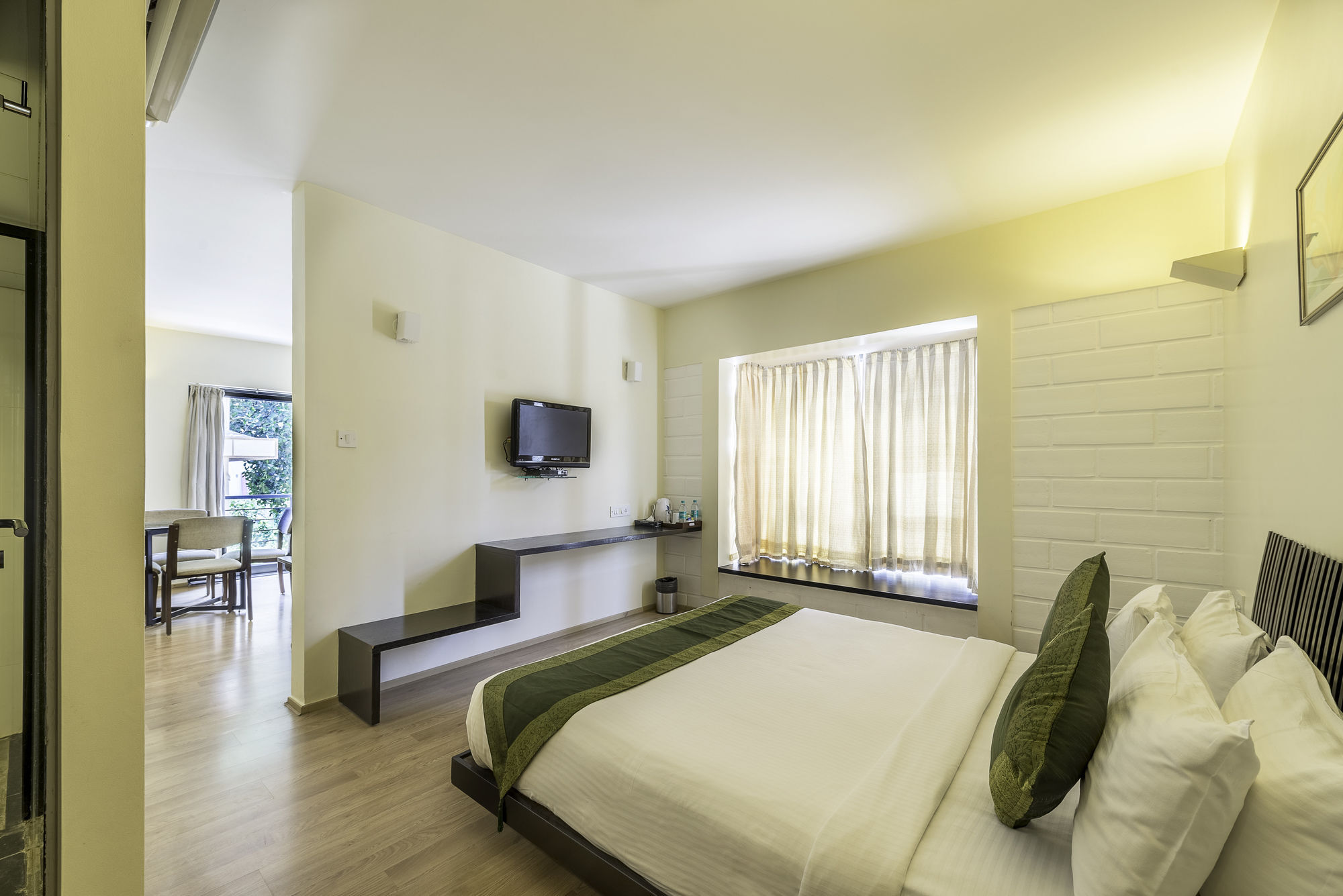 Treebo Trend Spektrum Suites Mysore Exteriör bild