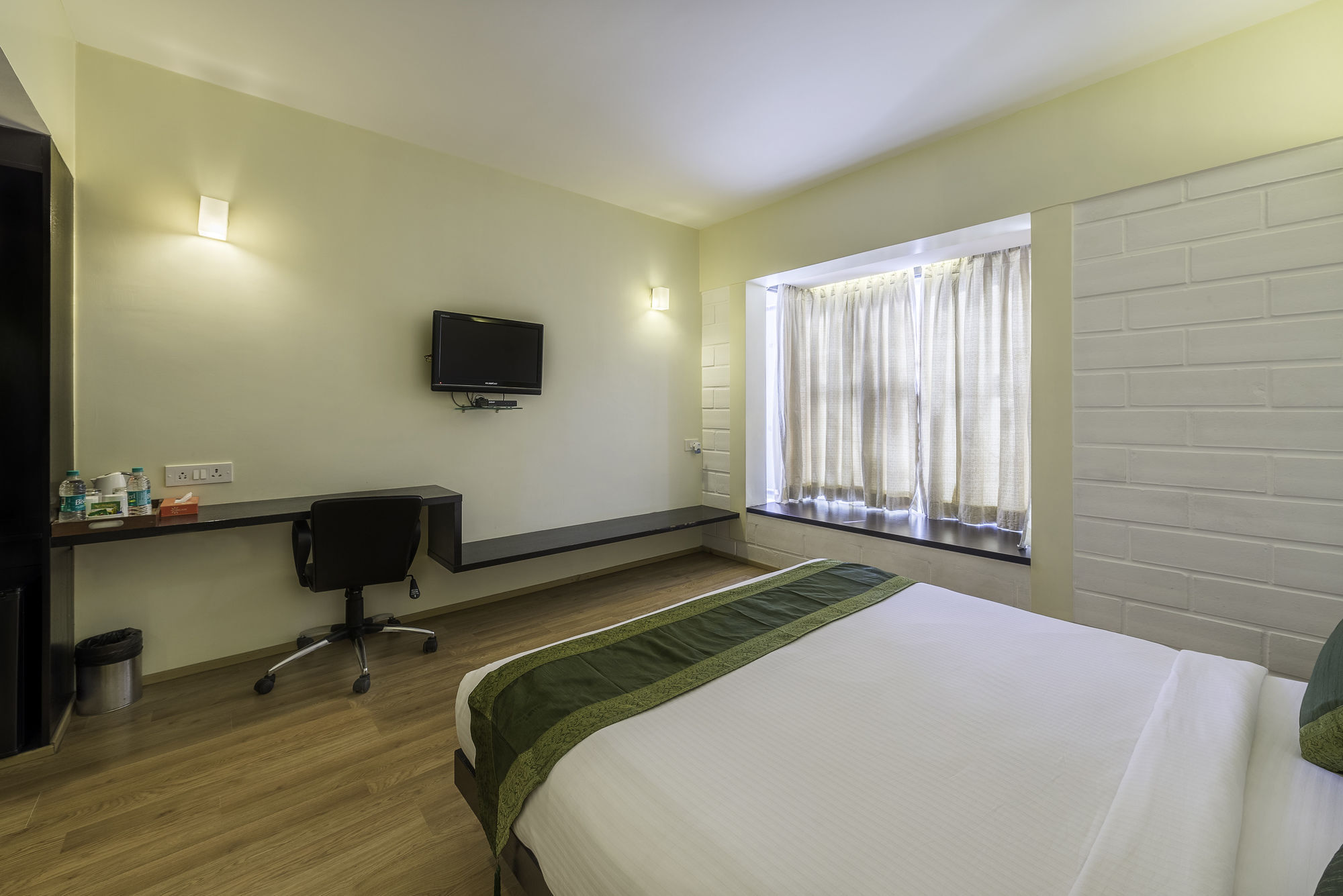 Treebo Trend Spektrum Suites Mysore Exteriör bild