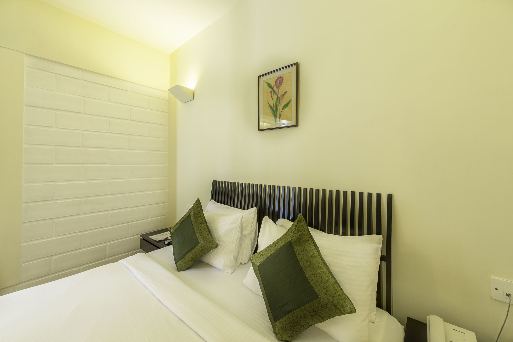 Treebo Trend Spektrum Suites Mysore Exteriör bild